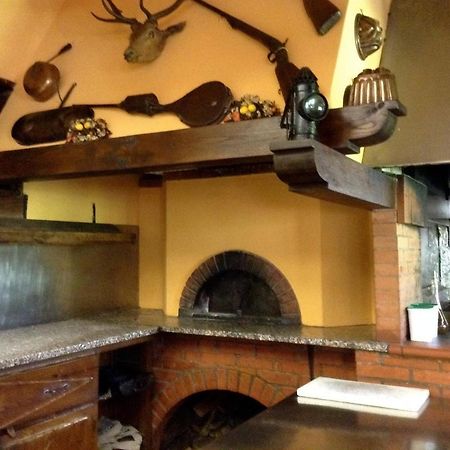 Albergo Ristorante Da Carlino Castelnuovo di Garfagnana Exterior photo